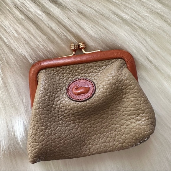 Rare Vintage Dooney & Bourke Small Peddle Leather Coin Wallet Kisslock - Picture 1 of 13